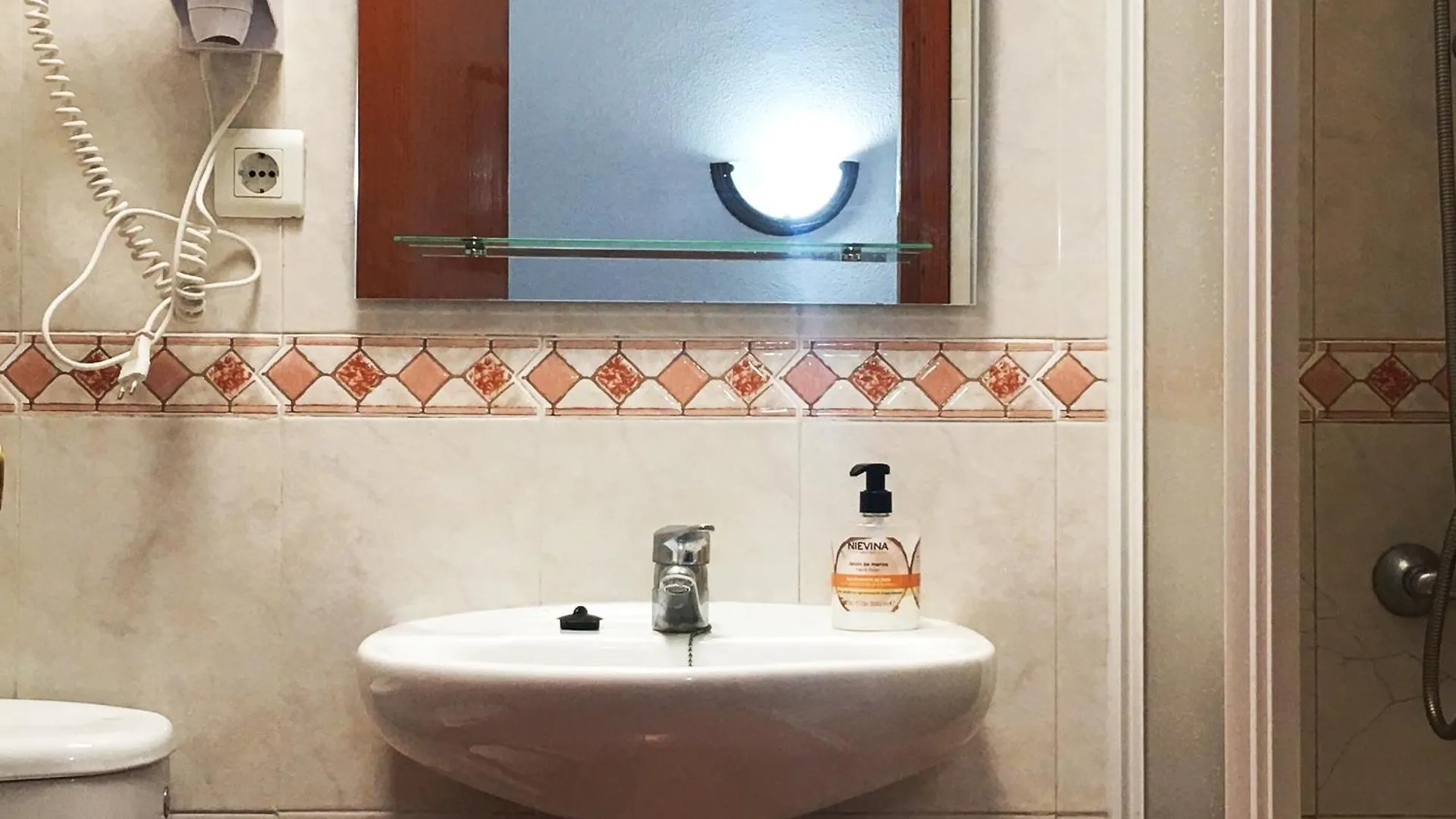 Montecarlo 35 And 45 First Row With Air Conditioning&Wi-Fi And Sound Insulation Puerto Rico  Apartment